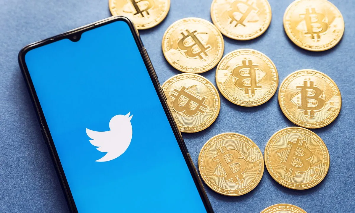 Bitcoin Scammers Hijack Twitter Accounts to Run 'Elon Musk' Ads