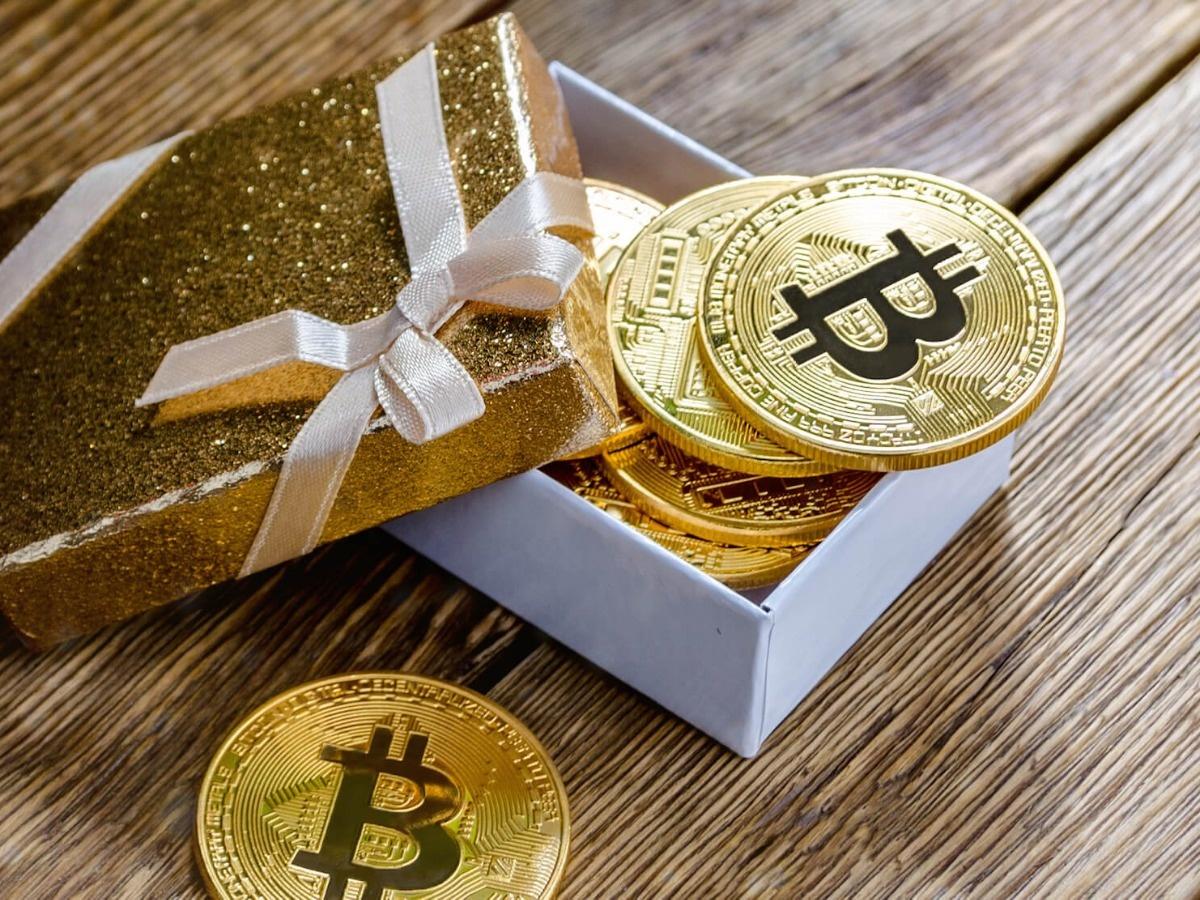 Top 10 Best Crypto Gifts in 