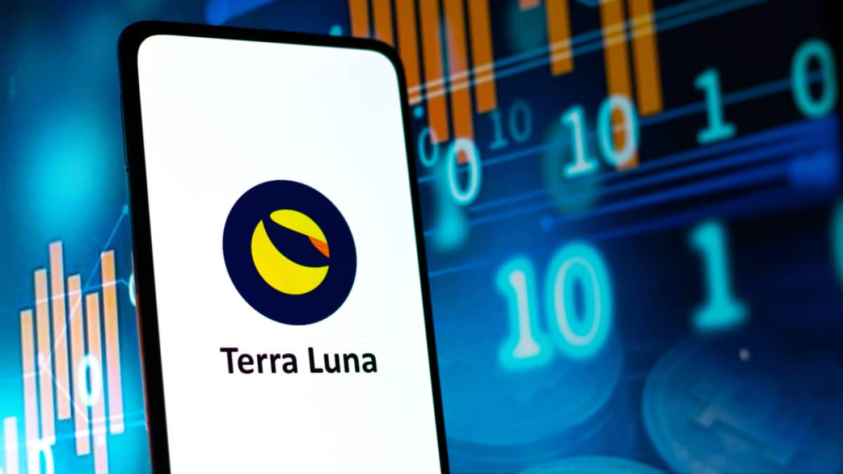 Binance delists Terra stablecoin, Luna token after drastic price collapse