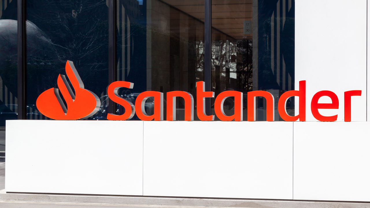 Santander bolsters crypto offering to account holders in Switzerland