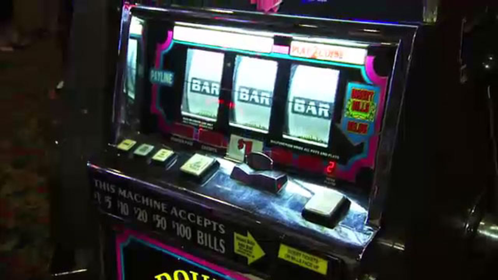 Vegas Casinos Still Offering Coin-Operated Slots & VP