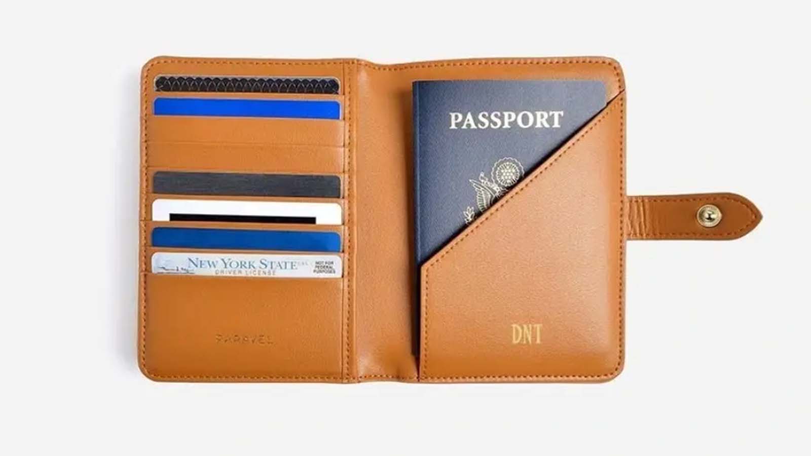 4 Ways to Keep Your Wallet Safe When Traveling - A Trayvax Article