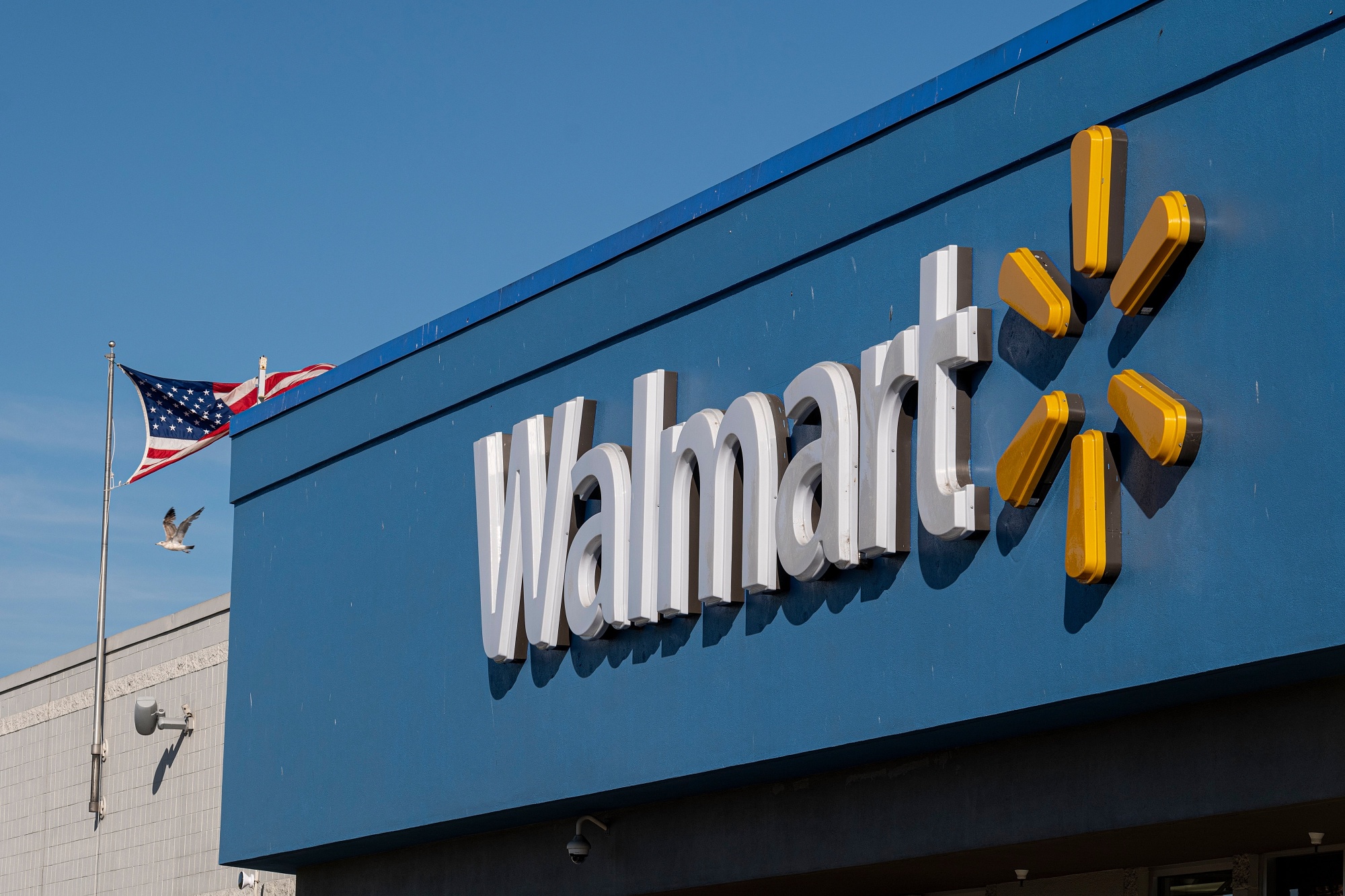 Walmart Shoppers Can Now Buy Bitcoin at Kiosks in Its Stores - BNN Bloomberg