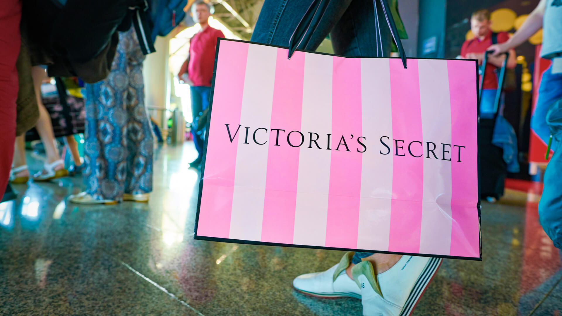 Victoria's Secret Credit Card Review: Is It Worth It? | GOBankingRates
