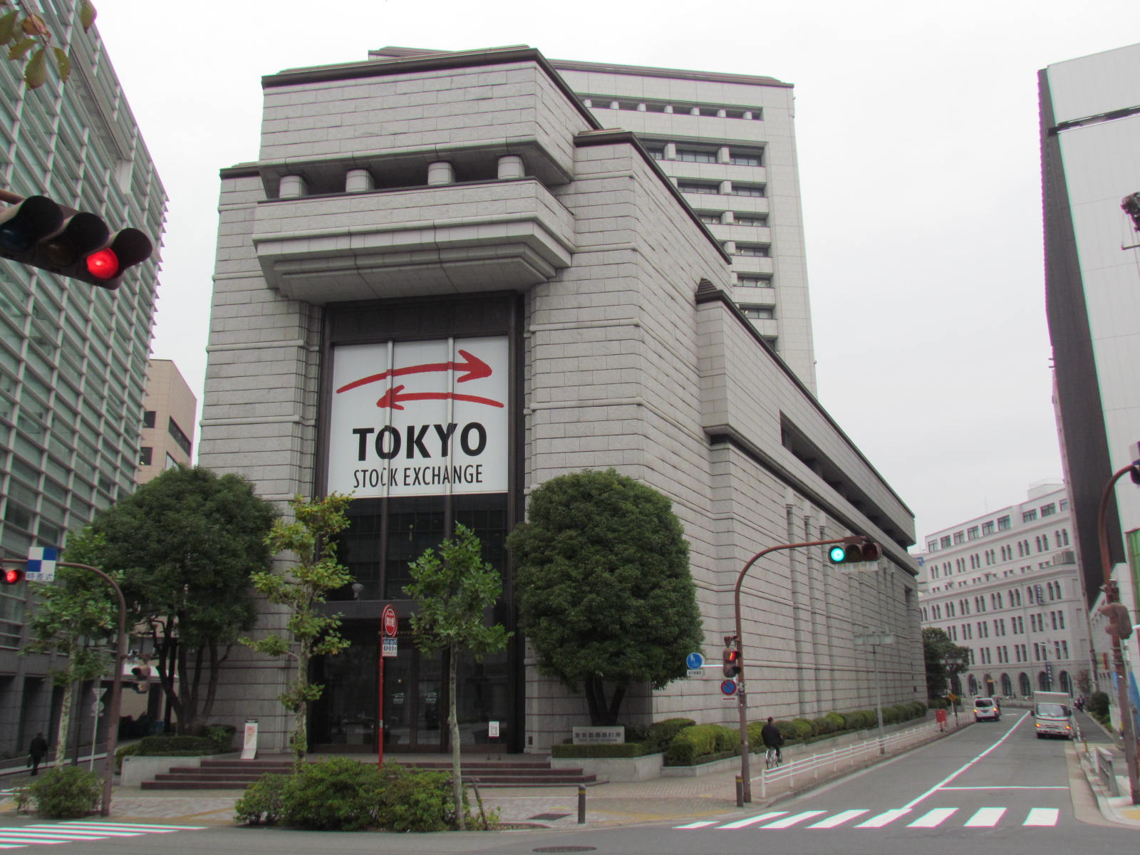 The Tokyo Stock Exchange - Tokyo For 91 Days