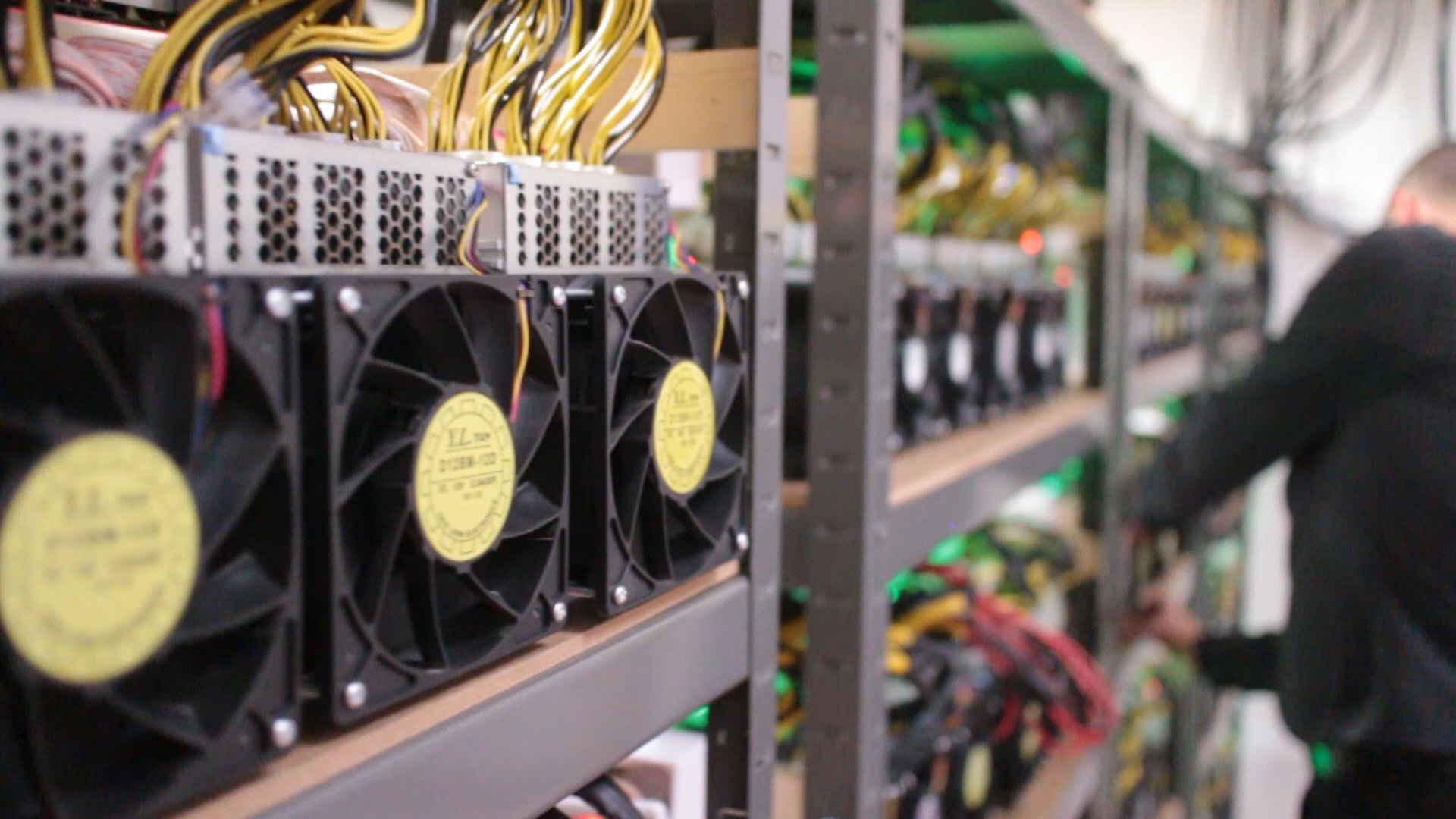 Cryptocurrency mining - Build your rig in our Fleet Data Centre