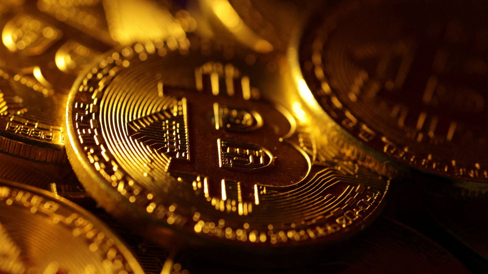 Bitcoin hits $60, as rally snowballs | Reuters