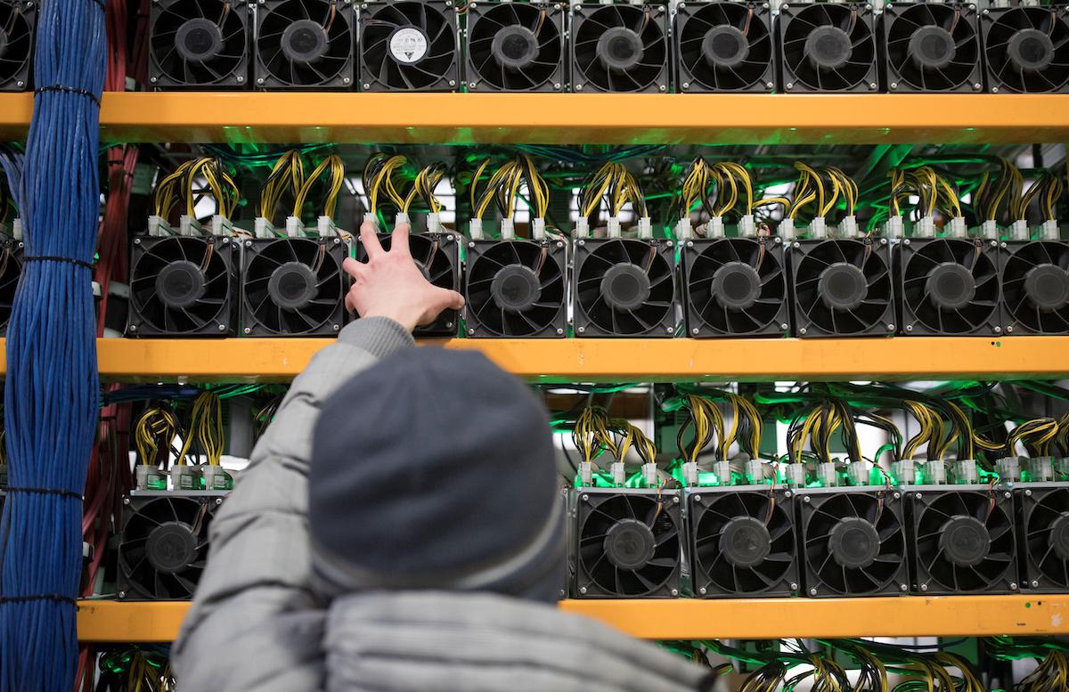 5 Best Bitcoin Miner Hardware (Crypto Mining Machine) in 