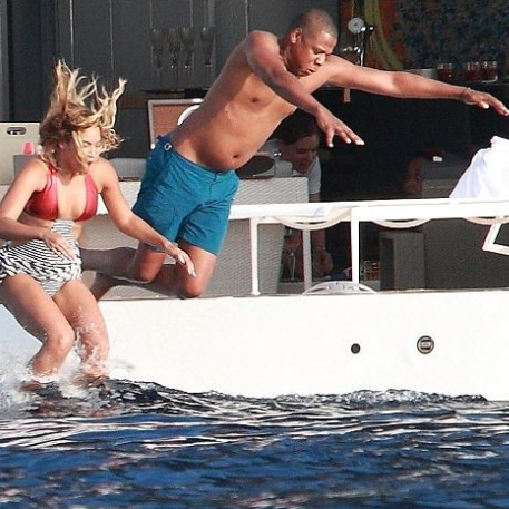 Beyoncé & Jay Z's swimming pool revealed inside £71million home | HELLO!