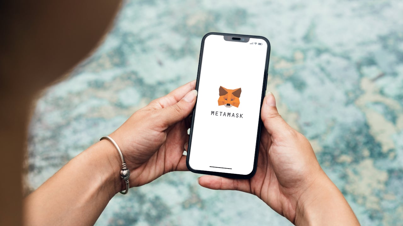 How to securely set up MetaMask wallet on iOS - Vault12