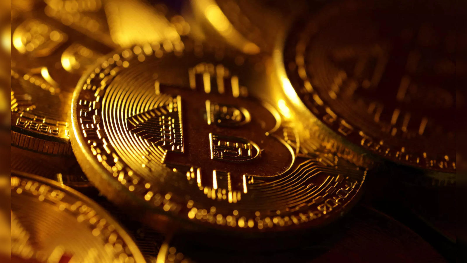 The crypto industry is in the dumps. So why is bitcoin suddenly flying high? - CBS News