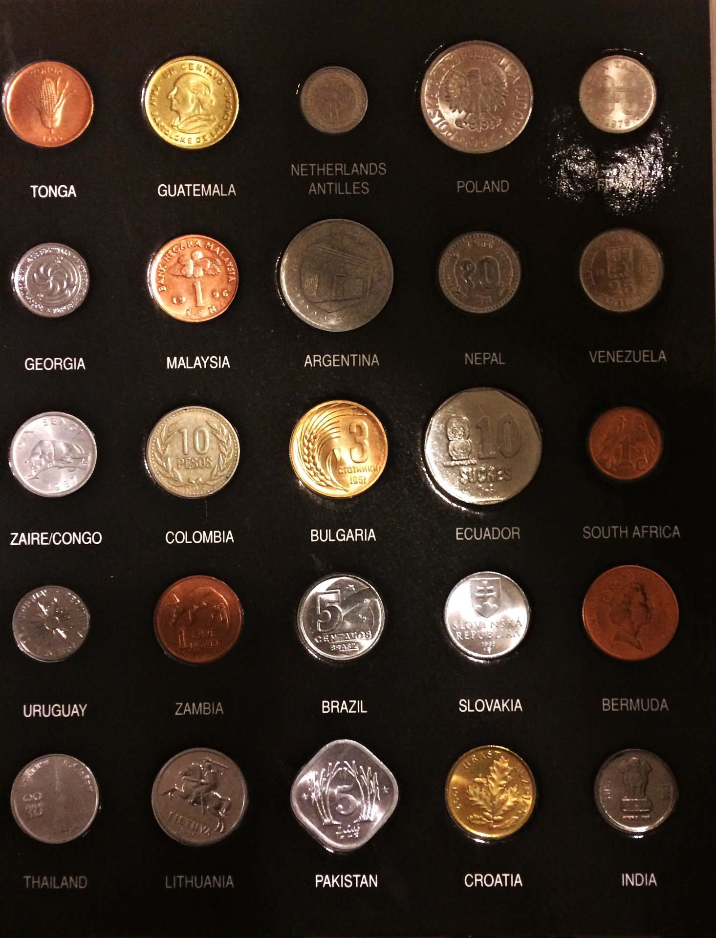 Coin Collecting & Numismatic Magazine - Coin World